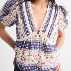 Abercrombie & Fitch *NEW* Blue and Cream Patterned Blouse